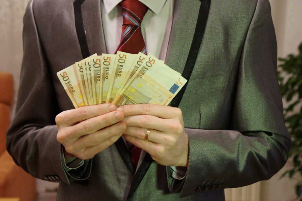 ¿Cómo solicitar ayuda de 501 euros?