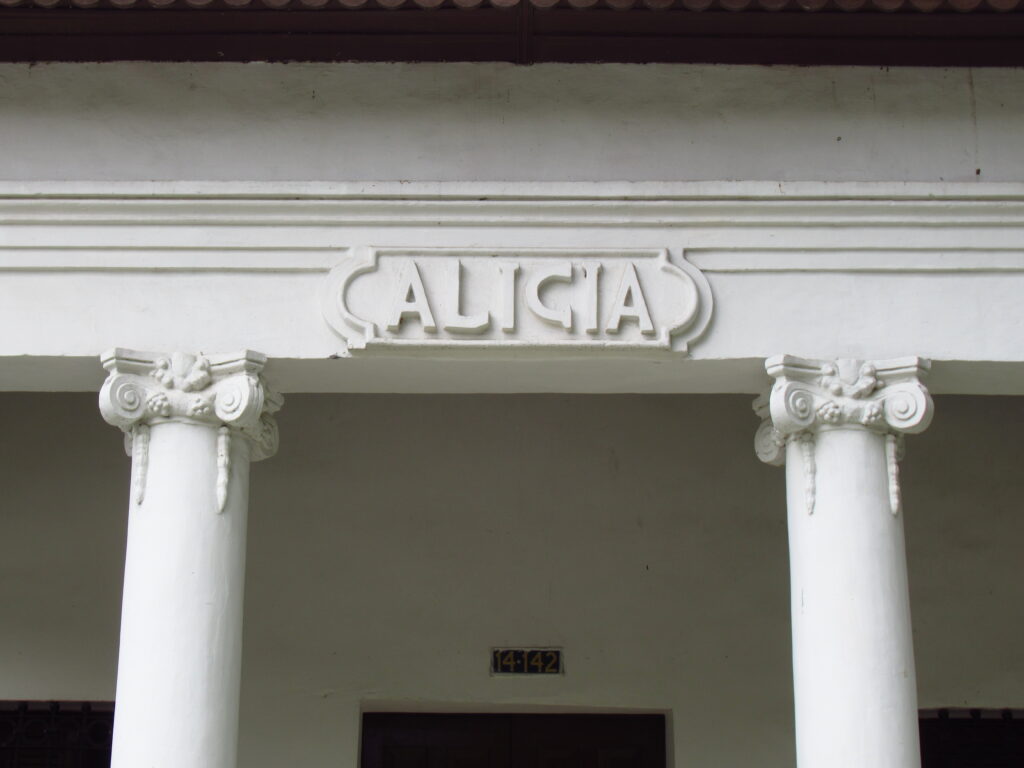 ¿Cuánto cuesta poner la casa a mi nombre?
